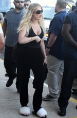 KHLOE KARDASHIAN Departing Costa Rica 01/30/2017