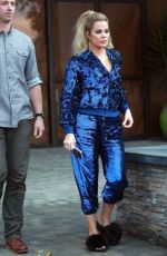 KHLOE KARDASHIAN Leaves a Studio in Los Angeles 01/12/2017