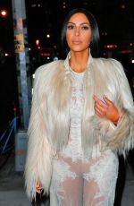 KIM KARDASHIAN and KENDALL JENNER Arrives on the Set of 