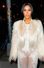 KIM KARDASHIAN and KENDALL JENNER Arrives on the Set of 