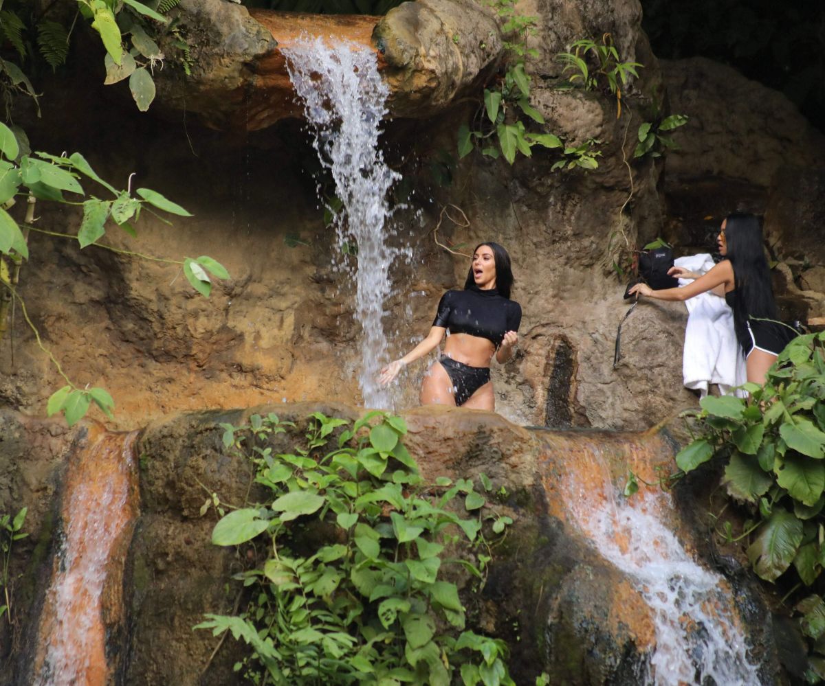 KIM KARDASHIAN in a Waterfall in Costa Rica 01/29/2017 KIM KARDASHIAN in a Waterfall in Costa Rica 01/29/2017