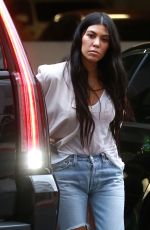 KOURTNEY KARDASHIAN Arrives at an Art Class in Los Angeles 01/03/2017