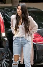 KOURTNEY KARDASHIAN Arrives at an Art Class in Los Angeles 01/03/2017
