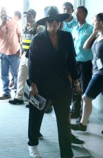 KRIS JENNER Departing Costa Rica 01/30/2017