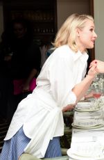 KRISTEN BELL at Tome Dinner Celebrating White Shirt Project and Freedom for All Foundation in Los Angeles 01/12/2017