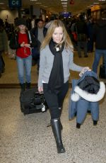 LESLIE MANN Arrives in Salt Lake City 01/19/2017