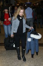 LESLIE MANN Arrives in Salt Lake City 01/19/2017