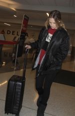 MARGOT ROBBIE at LAX Airport in Los Angeles 01/10/2017