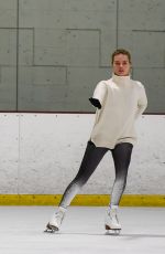 MARGOT ROBBIE Skating in Los Angeles After Secret Wedding Ceremony in Australia 01/02/2017