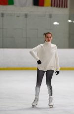 MARGOT ROBBIE Skating in Los Angeles After Secret Wedding Ceremony in Australia 01/02/2017