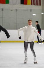 MARGOT ROBBIE Skating in Los Angeles After Secret Wedding Ceremony in Australia 01/02/2017