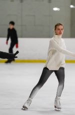 MARGOT ROBBIE Skating in Los Angeles After Secret Wedding Ceremony in Australia 01/02/2017