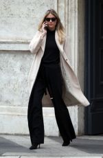 MARTHA HUNT Out and About in Milan 01/12/2017