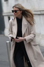 MARTHA HUNT Out and About in Milan 01/12/2017
