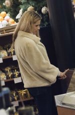 MICHELLE HUNZIKER Out Shopping in Milan 01/08/2017