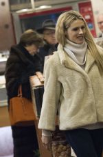 MICHELLE HUNZIKER Out Shopping in Milan 01/08/2017
