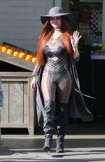 PHOEBE PRICE Shopping at Bristol Farms in Beverly Hills 01/26/2017