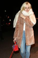 PIXIE LOTT Arrives at Jojo