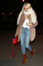 PIXIE LOTT Arrives at Jojo