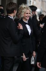 PIXIE LOTT Leaves Dolce & Gabbana Fashion Show in Milan 01/28/2017
