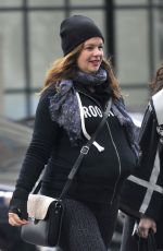 Pregnant AMBER TAMBLYN Out and About in New York 01/11/2017