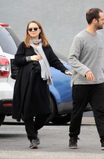 Pregnant NATALIE PORTMAN and Benjamin Millepied Out for Lunch in Los Angeles 01/03/2017