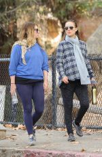 Pregnant NATALIE PORTMAN Out and About in Los Angeles 01/04/2017