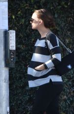 Pregnant NATLIE PORTMAN Out and About in Los Angeles 01/27/2017