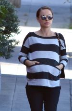 Pregnant NATLIE PORTMAN Out and About in Los Angeles 01/27/2017