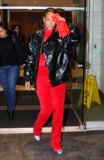 RIHANNA Leaves a Dentist