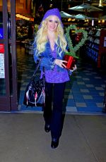 SARA BARRETT Leaves Gelson
