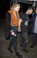 SOPHIE TURNER and Joe Jonas Leavs a Jonas Brothers