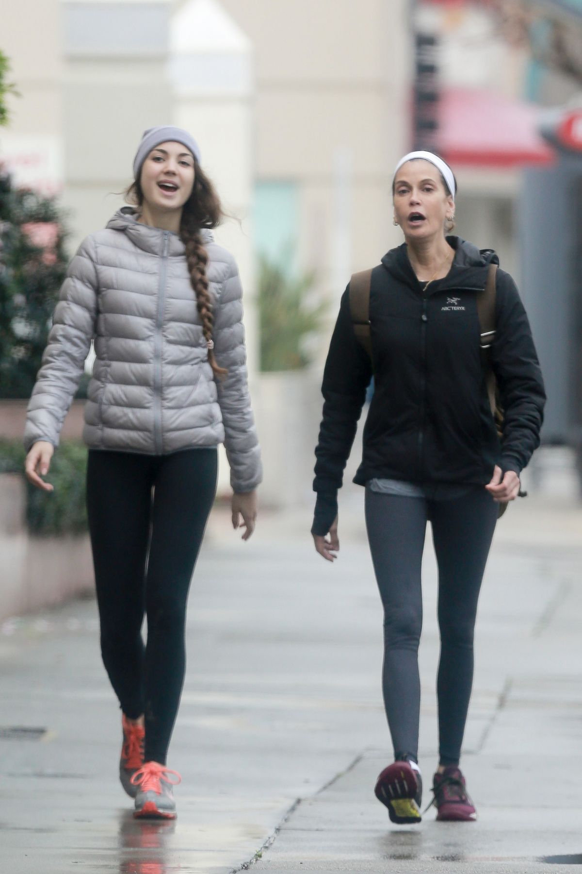 TERI HATCHER and Her Daughter EMERSON TENNEY Out in Studio City 01/10/2017