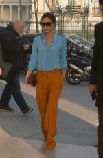 VICTORIA BECKHAM Out and About in Paris 01/23/2017