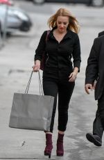 WENDI MCLENDON-COVEY Arrives at Jimmy Kimmel Live i Hollywood 01/18/2017