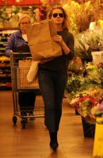 AMY ADAMS Shopping at Bristol Farms in Beverly Hills 02/21/2017