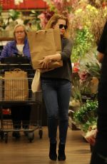 AMY ADAMS Shopping at Bristol Farms in Beverly Hills 02/21/2017