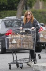 AMY POEHLER Shopping for Grocery at Bristol Farms in West Hollywood 02/25/2017