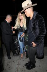ASHLEE SIMPSON Arrives at Lady Gaga