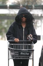 DIANA ROSS Shopping at Bristol Farms in Beverly Hills 02/03/2017