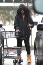 DIANA ROSS Shopping at Bristol Farms in Beverly Hills 02/03/2017