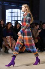 GIGI HADID at Missoni Fashion Show at Milan Fashion Week 02/25/2017