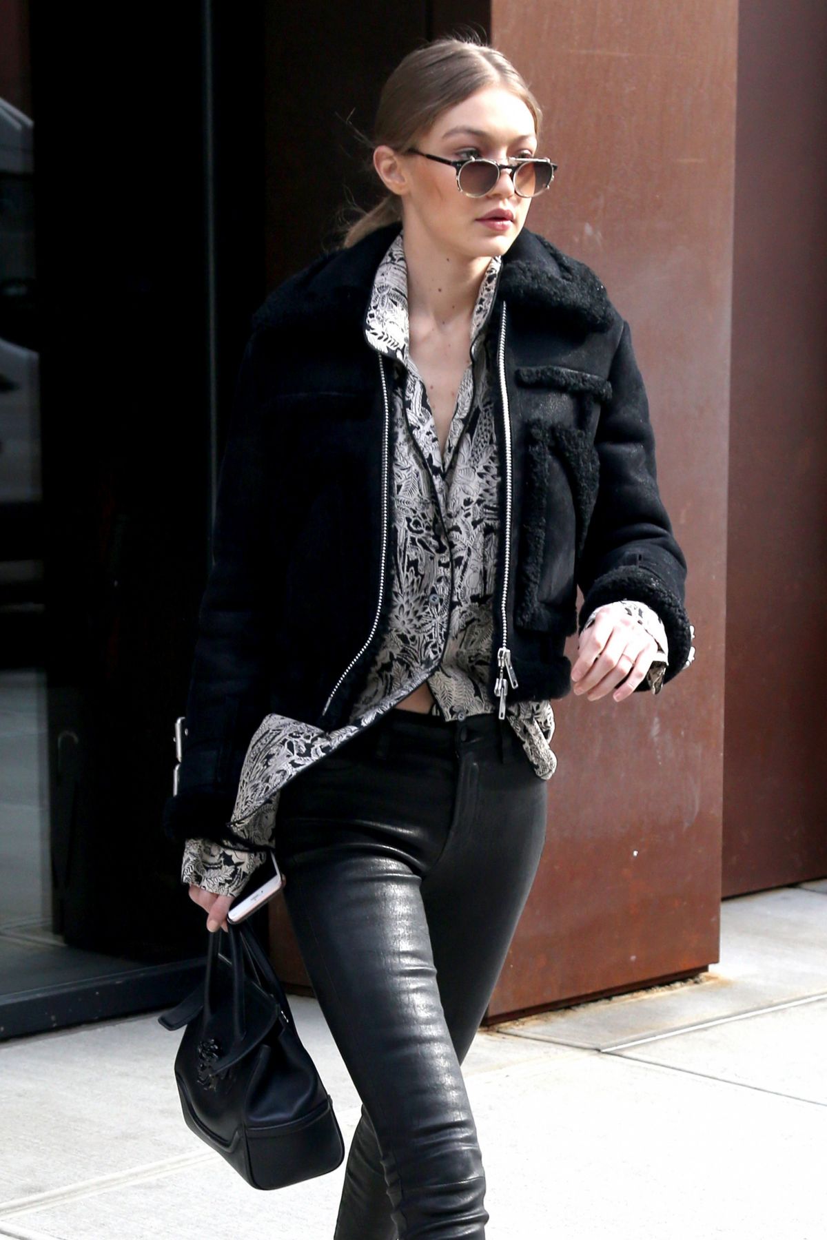 Gigi Hadid Leaves Her Apartment In New York 02 01 2017 Hawtcelebs