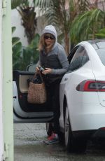 GOLDIE HAWN Out for Lunch in Los Angeles 02/05/2017