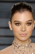 HAILEE STEINFELD at 2017 Vanity Fair Oscar Party in Beverly Hills 02/26/2017