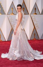HAILEE STEINFELD at 89th Annual Academy Awards in Hollywood 02/26/2017