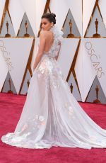 HAILEE STEINFELD at 89th Annual Academy Awards in Hollywood 02/26/2017