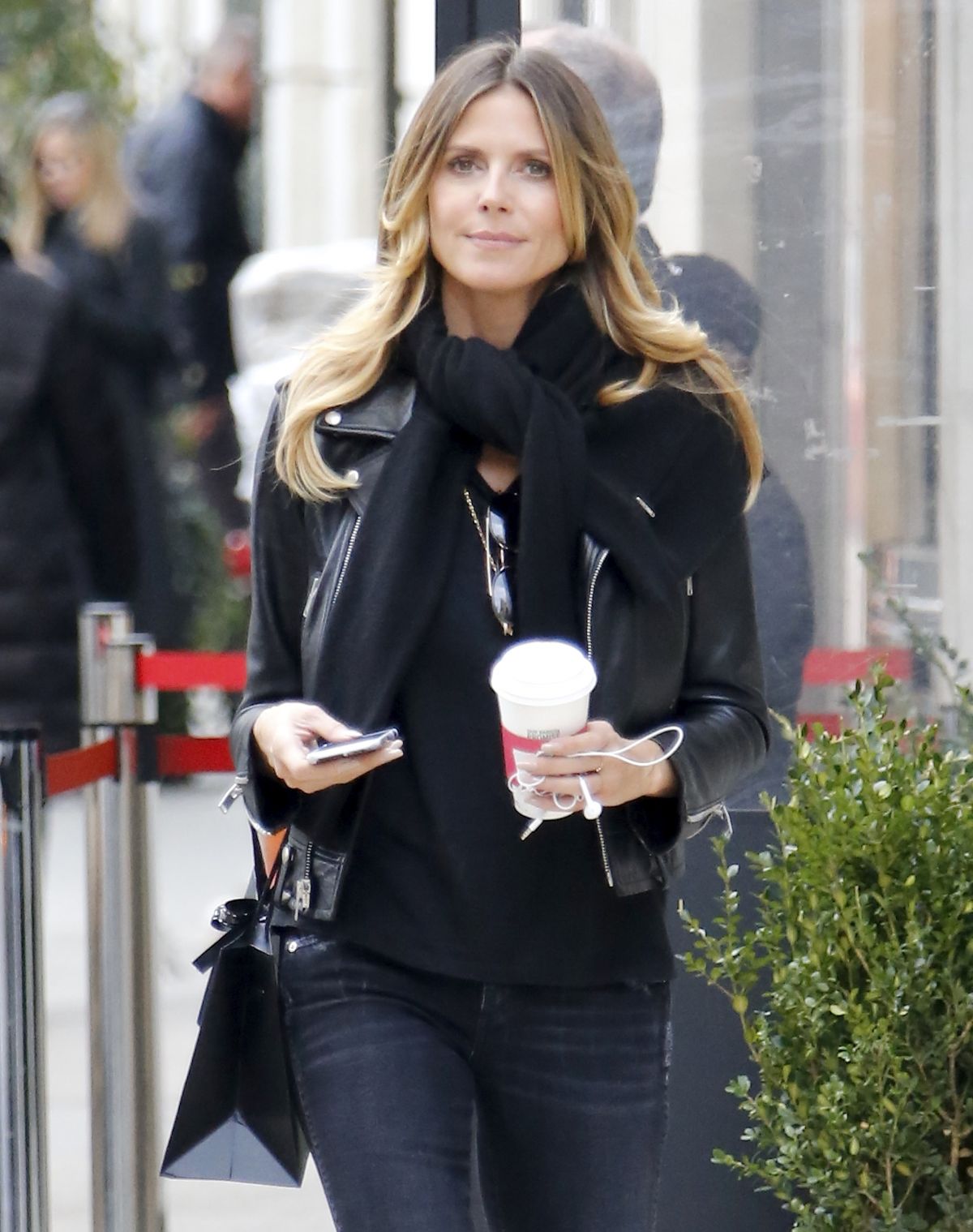 HEIDI KLUM Out and About in New York 02/08/2017 HEIDI KLUM Out and About in New York 02/08/2017