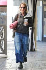 HELEN HUNT Heading to a Yoga Class in Brentwood 02/25/2017