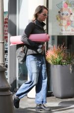 HELEN HUNT Heading to a Yoga Class in Brentwood 02/25/2017